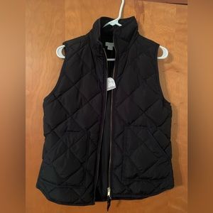 J.Crew quilted puffer vest. Black. Size small.